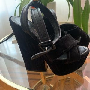 SERGIO ROSSI
Hannelore Velvet Platform Sandals In Black size 35 avant-garde goth